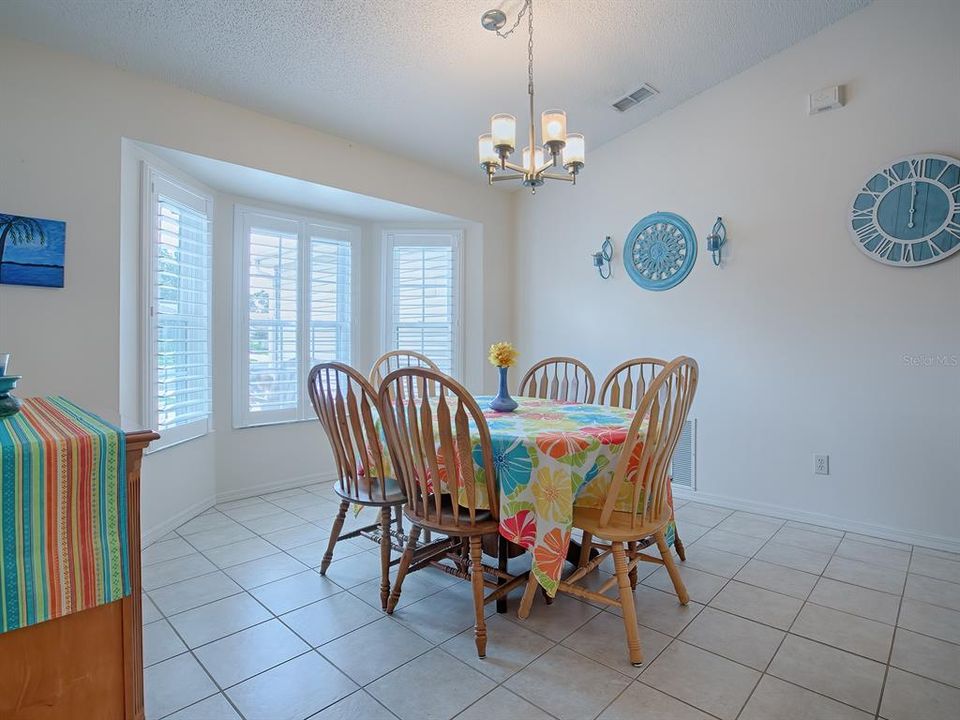 For Sale: $365,900 (3 beds, 2 baths, 1956 Square Feet)