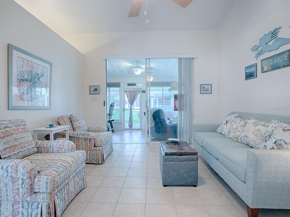 For Sale: $365,900 (3 beds, 2 baths, 1956 Square Feet)