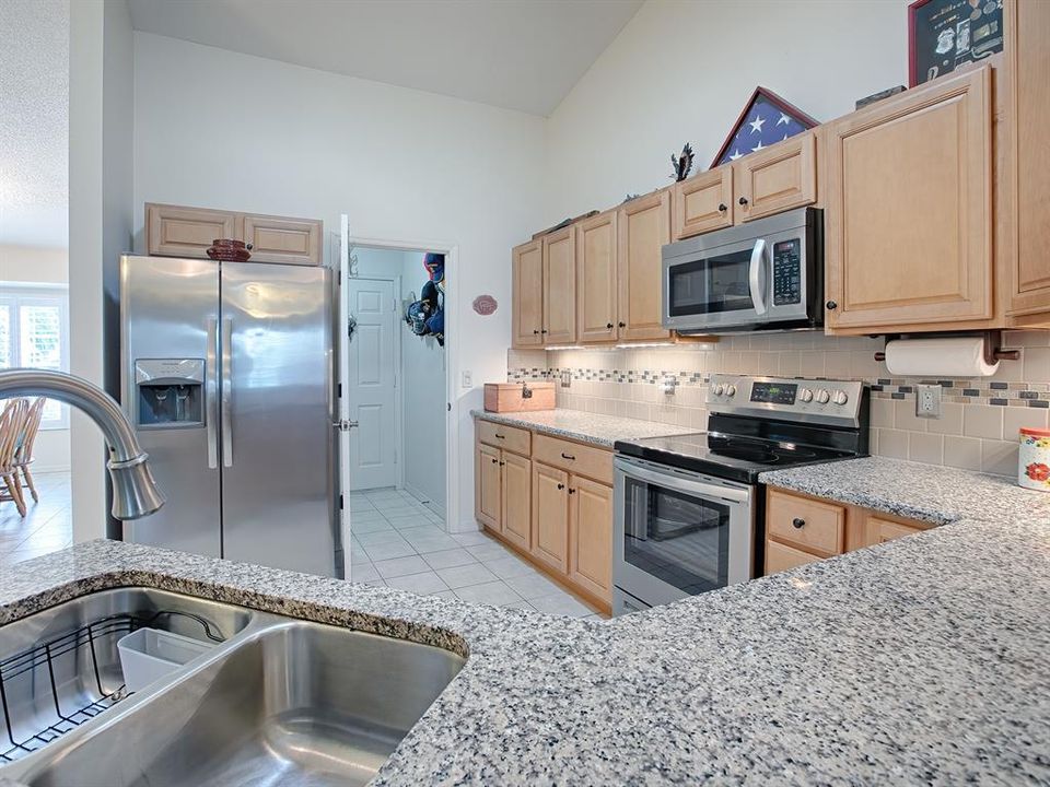 For Sale: $365,900 (3 beds, 2 baths, 1956 Square Feet)