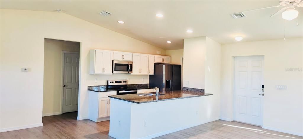 For Sale: $289,000 (3 beds, 2 baths, 1364 Square Feet)