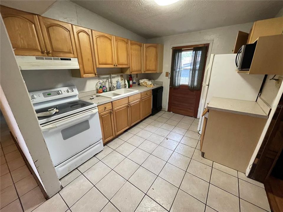 For Sale: $269,900 (3 beds, 1 baths, 1197 Square Feet)