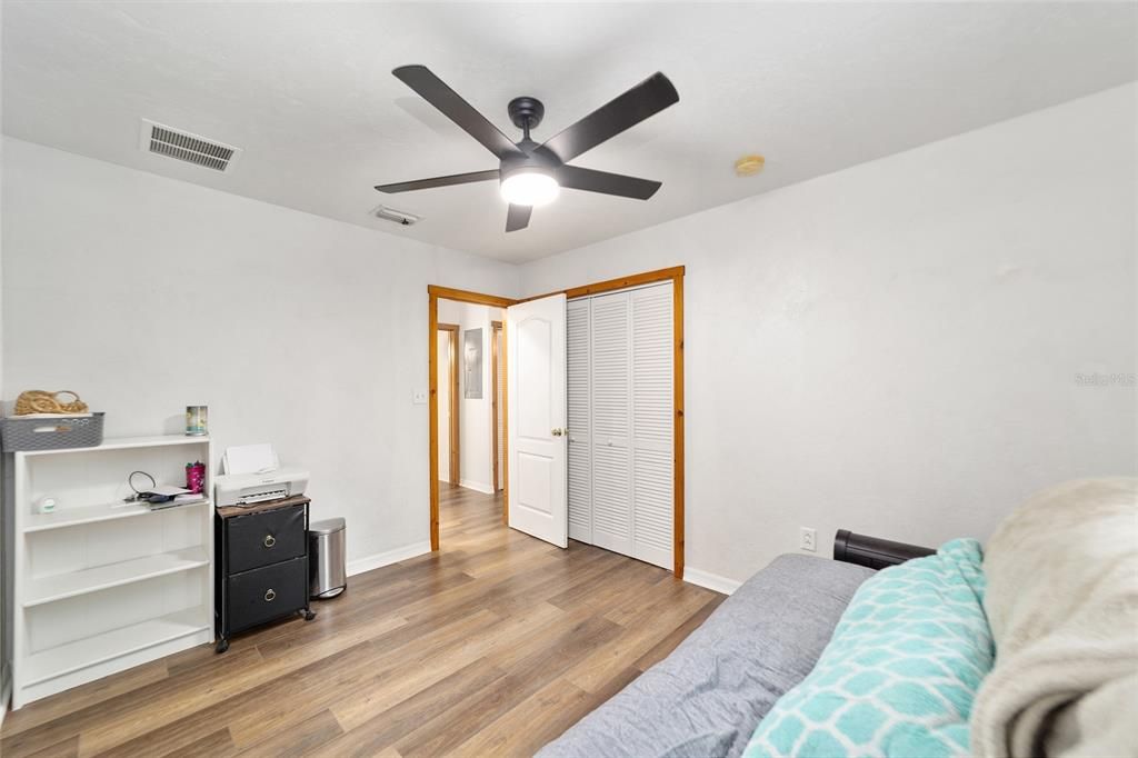 For Sale: $299,000 (3 beds, 2 baths, 1408 Square Feet)