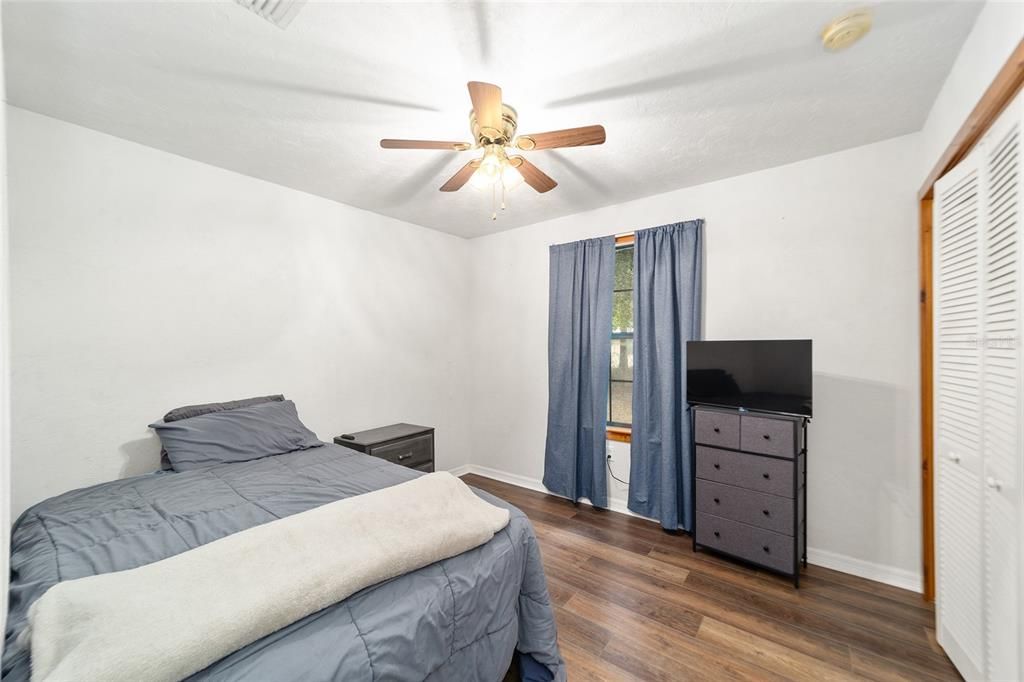 For Sale: $299,000 (3 beds, 2 baths, 1408 Square Feet)