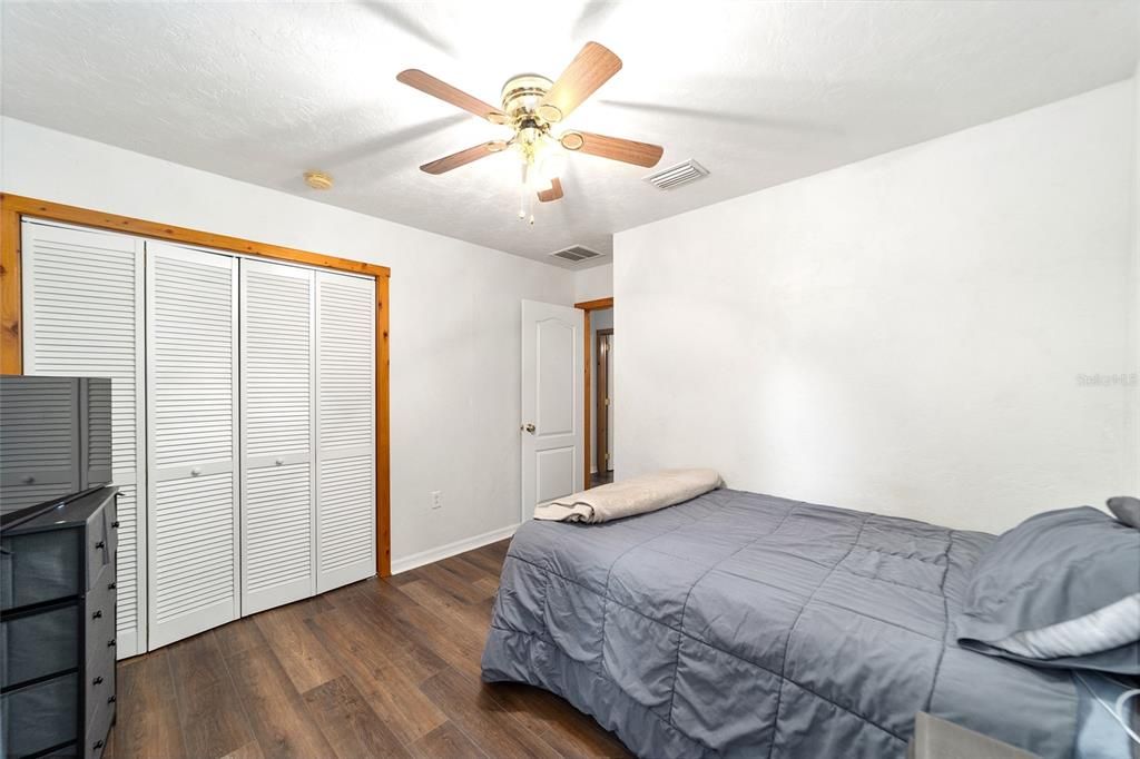 For Sale: $299,000 (3 beds, 2 baths, 1408 Square Feet)