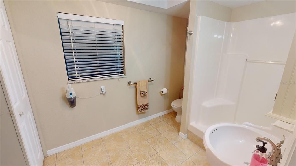 For Sale: $240,000 (2 beds, 2 baths, 1244 Square Feet)