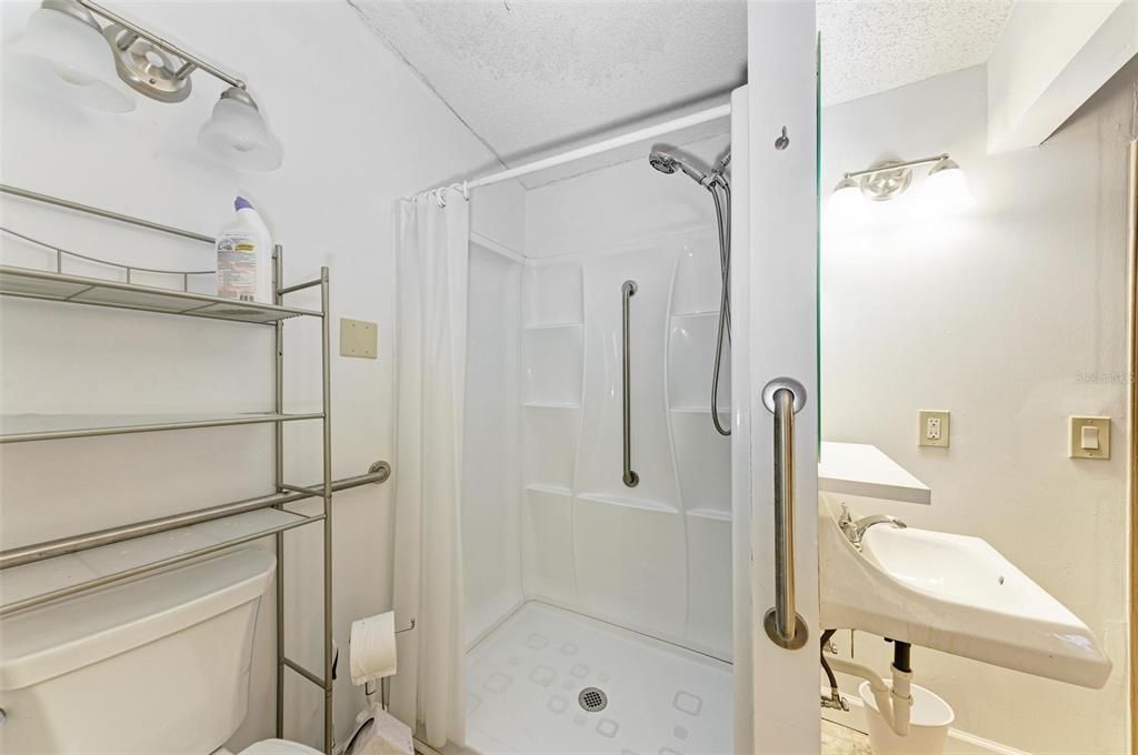 For Sale: $100,000 (1 beds, 1 baths, 480 Square Feet)