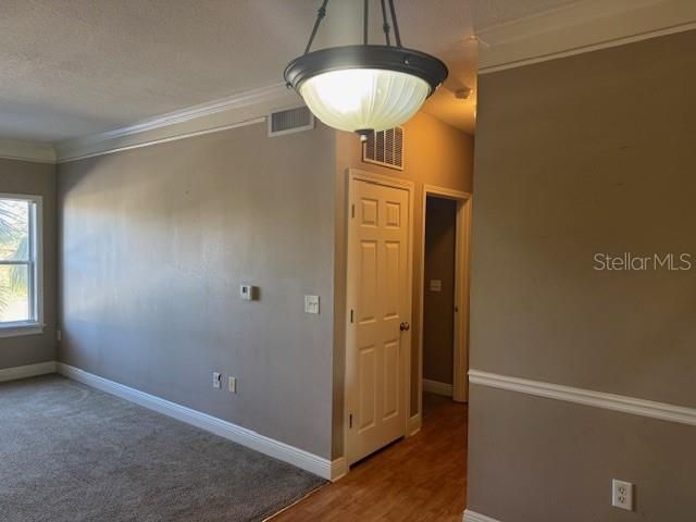 For Sale: $199,500 (2 beds, 2 baths, 1048 Square Feet)