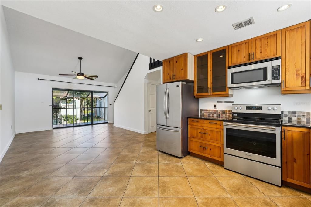 For Sale: $234,900 (2 beds, 2 baths, 1105 Square Feet)