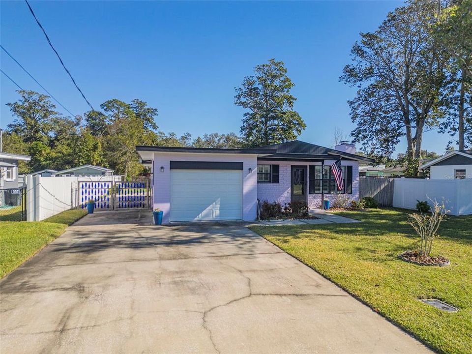 For Sale: $385,000 (3 beds, 2 baths, 1257 Square Feet)