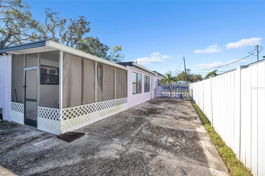 For Sale: $385,000 (3 beds, 2 baths, 1257 Square Feet)