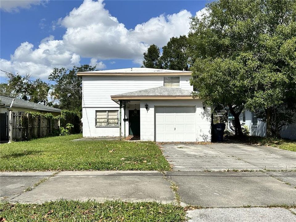 Active With Contract: $600,000 (4 beds, 2 baths, 1796 Square Feet)