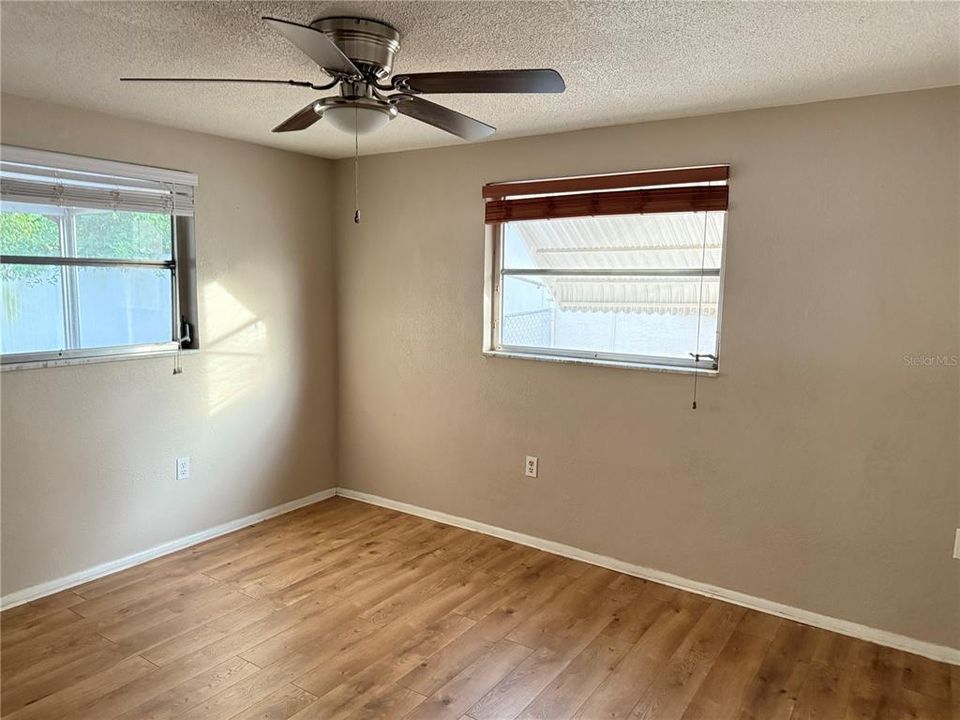 For Sale: $229,000 (2 beds, 2 baths, 1198 Square Feet)