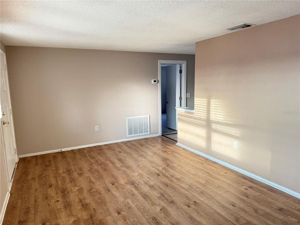 For Sale: $229,000 (2 beds, 2 baths, 1198 Square Feet)