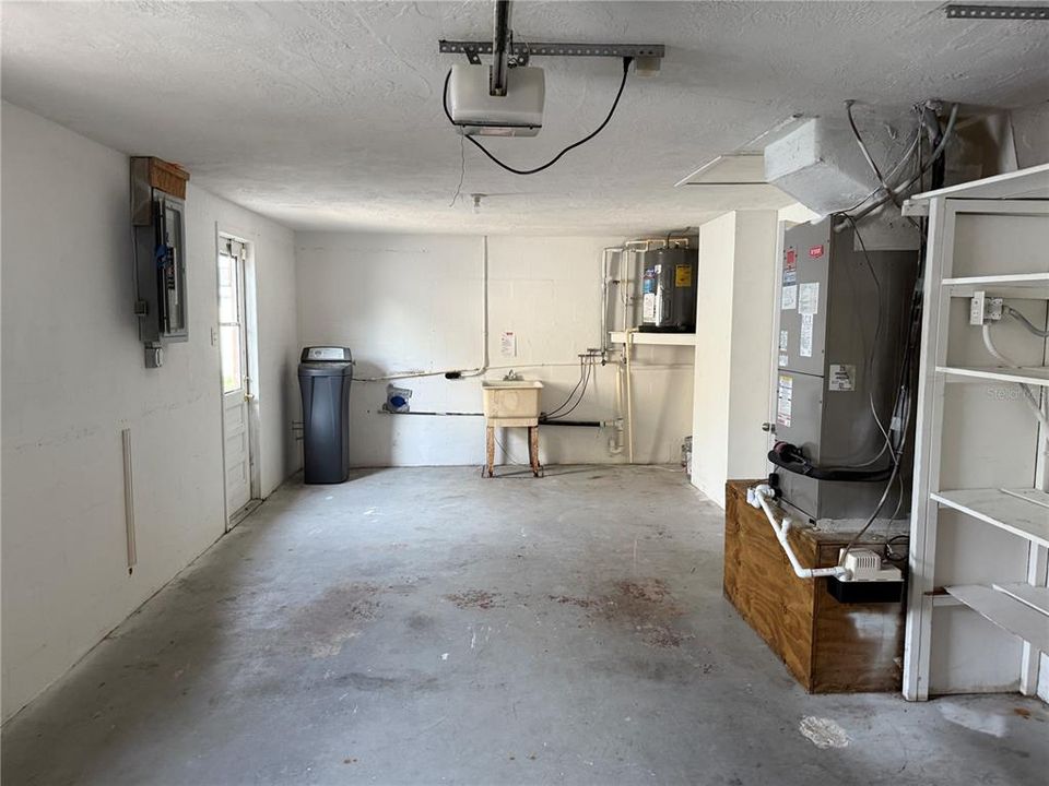 For Sale: $229,000 (2 beds, 2 baths, 1198 Square Feet)