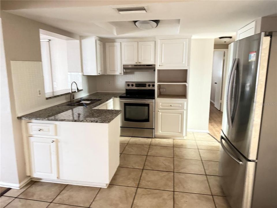 For Sale: $229,000 (2 beds, 2 baths, 1198 Square Feet)