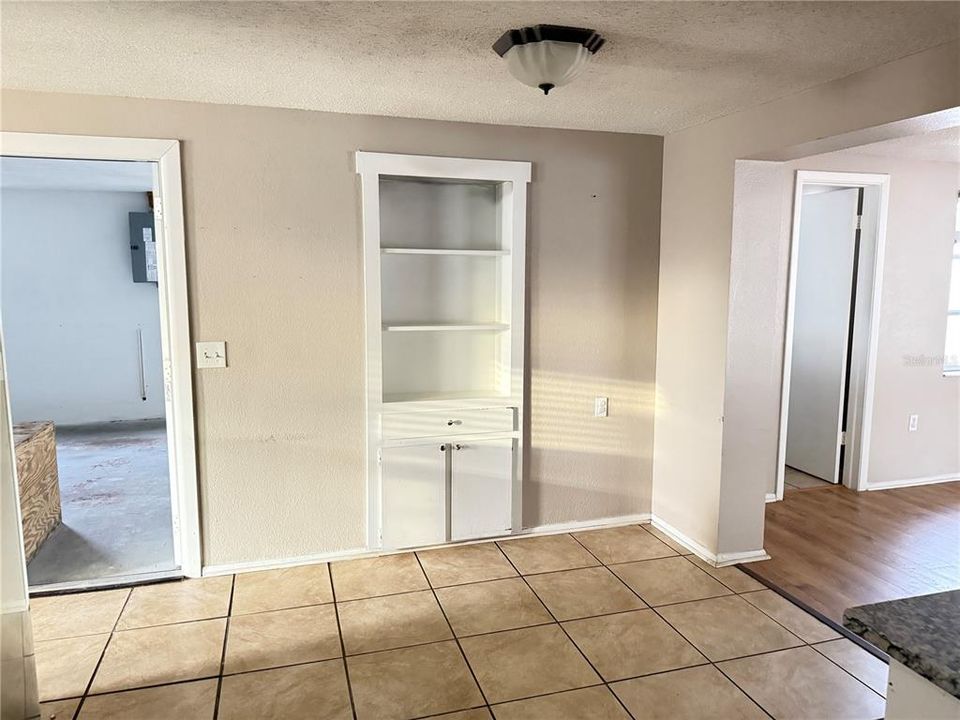 For Sale: $229,000 (2 beds, 2 baths, 1198 Square Feet)