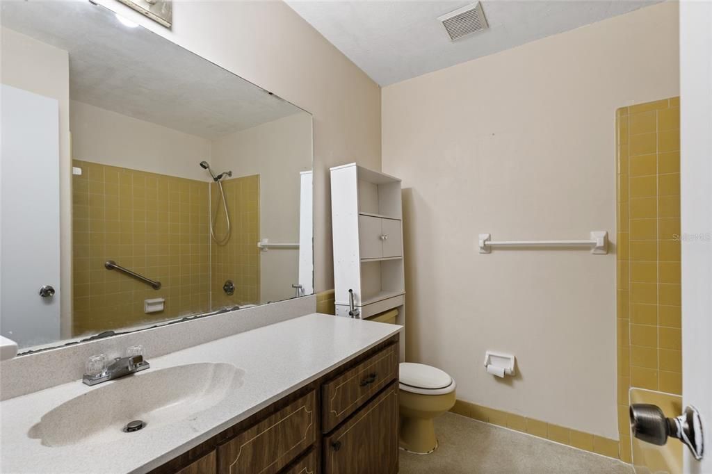 For Sale: $299,900 (3 beds, 2 baths, 1780 Square Feet)