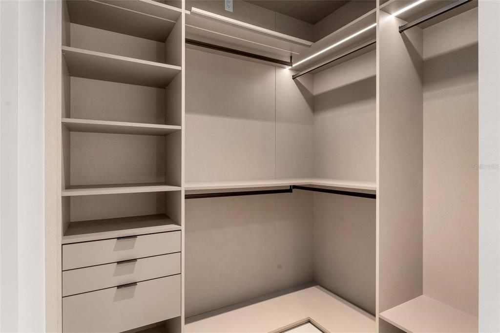 For Sale: $6,600,000 (4 beds, 4 baths, 4636 Square Feet)