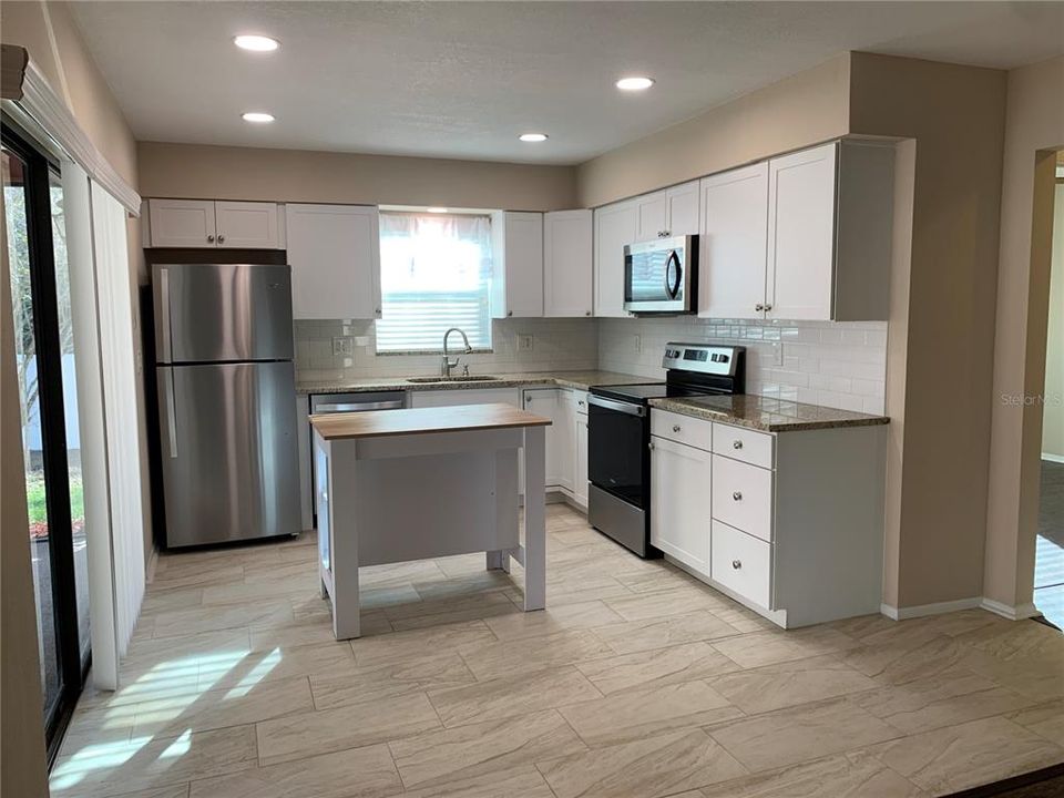 For Rent: $2,199 (2 beds, 2 baths, 1080 Square Feet)