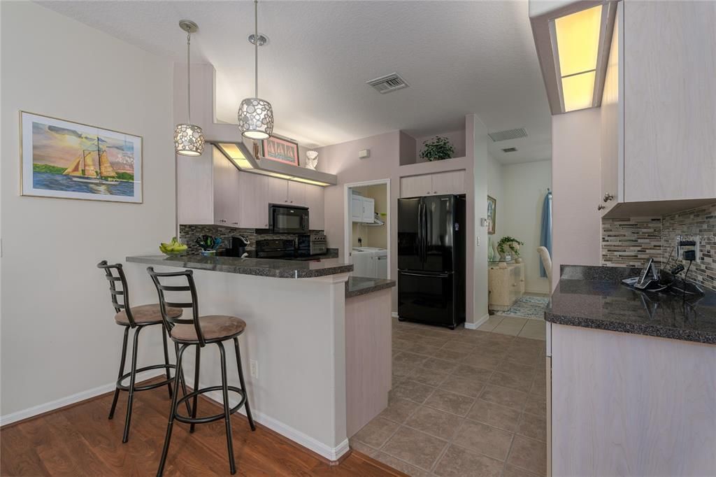 Kitchen with breakfast bar