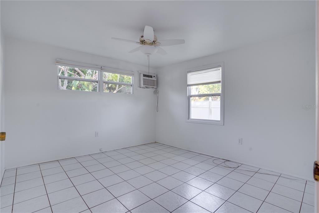 For Sale: $289,000 (2 beds, 2 baths, 1272 Square Feet)