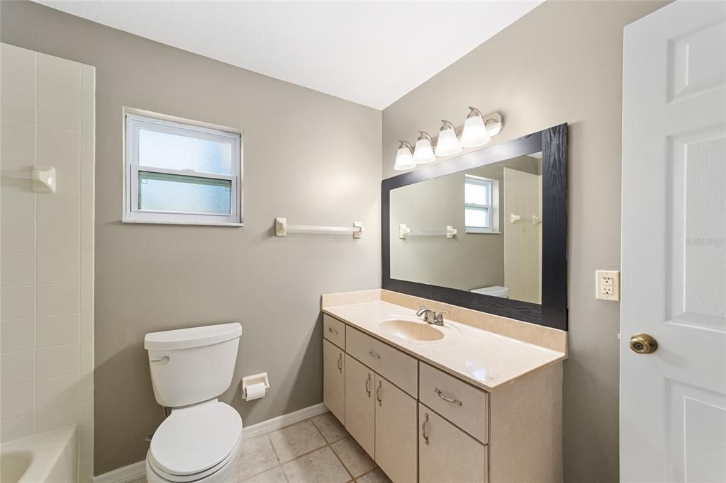 For Sale: $227,900 (2 beds, 2 baths, 1489 Square Feet)