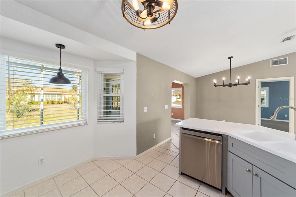 For Sale: $227,900 (2 beds, 2 baths, 1489 Square Feet)