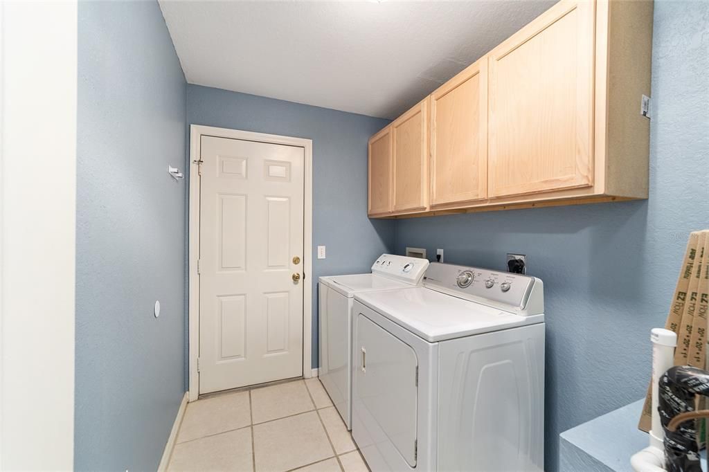 For Sale: $227,900 (2 beds, 2 baths, 1489 Square Feet)