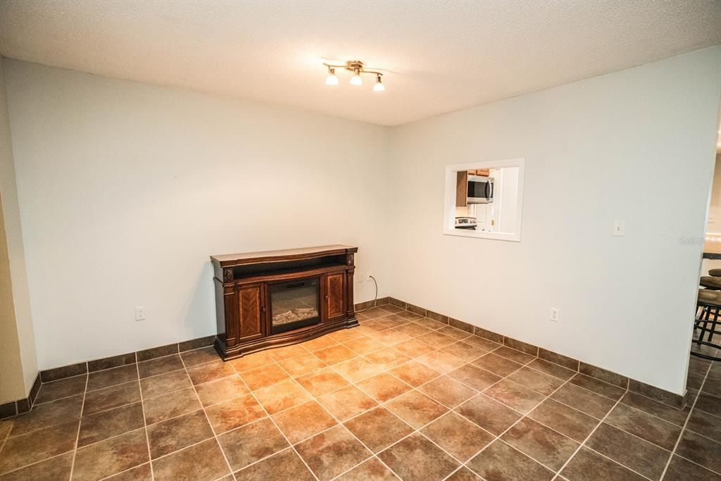 For Sale: $199,500 (2 beds, 2 baths, 1206 Square Feet)