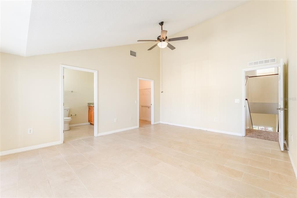 Active With Contract: $260,000 (3 beds, 3 baths, 1633 Square Feet)