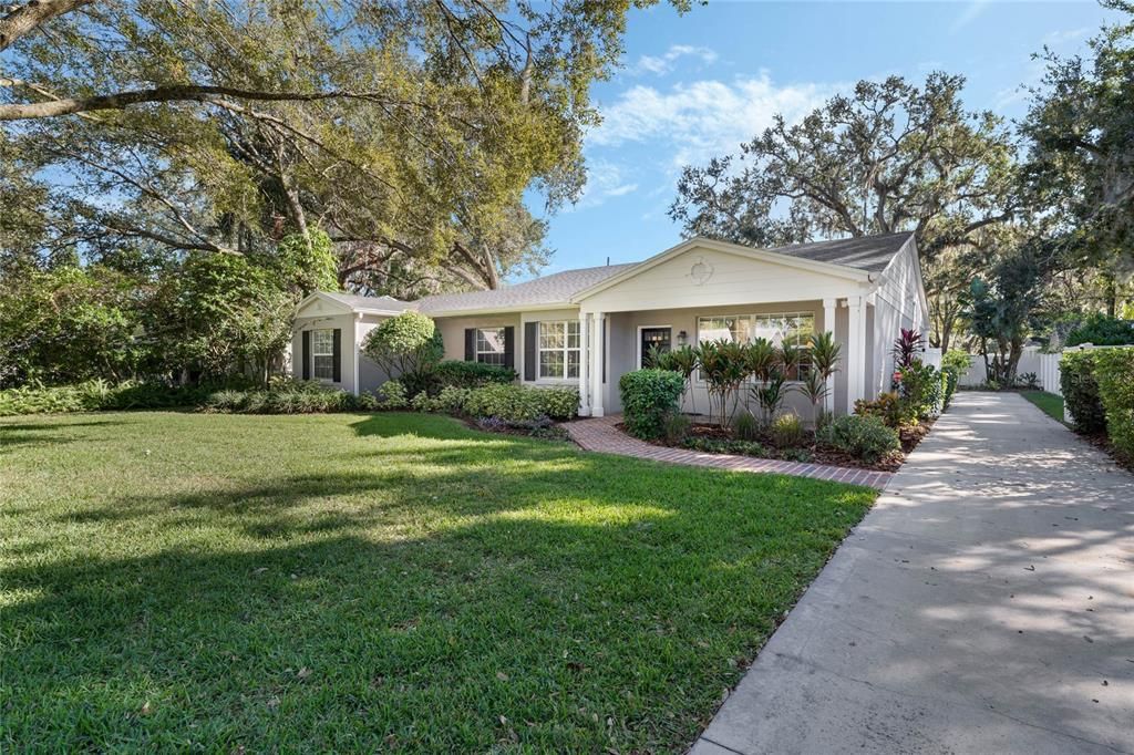 For Sale: $919,999 (3 beds, 2 baths, 2526 Square Feet)