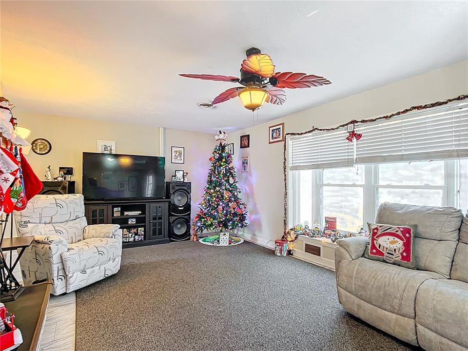 For Sale: $349,900 (4 beds, 2 baths, 2066 Square Feet)