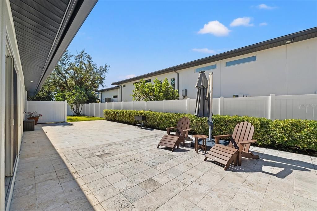 For Sale: $1,700,000 (4 beds, 2 baths, 2577 Square Feet)