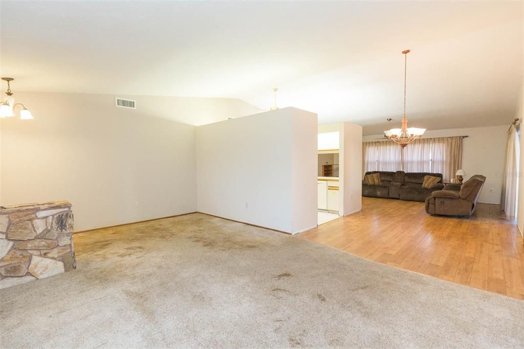 For Sale: $370,000 (3 beds, 2 baths, 1623 Square Feet)