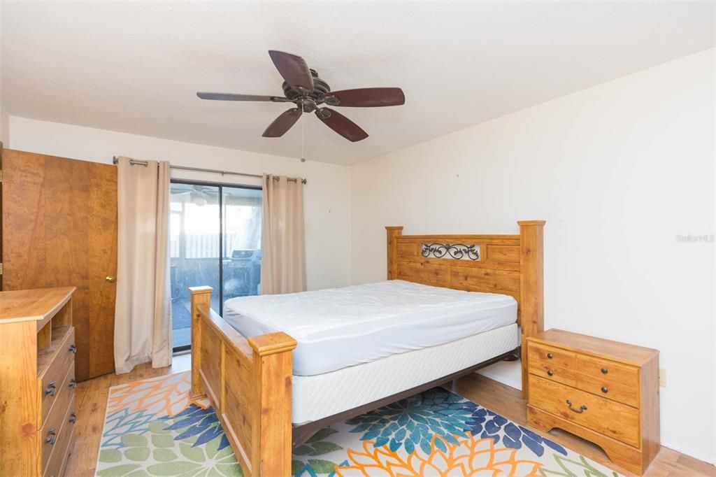 For Sale: $370,000 (3 beds, 2 baths, 1623 Square Feet)