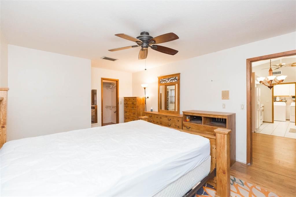 For Sale: $370,000 (3 beds, 2 baths, 1623 Square Feet)