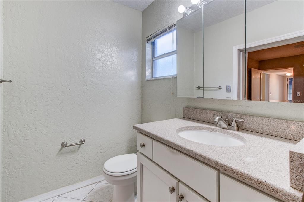 For Sale: $442,500 (2 beds, 2 baths, 1040 Square Feet)