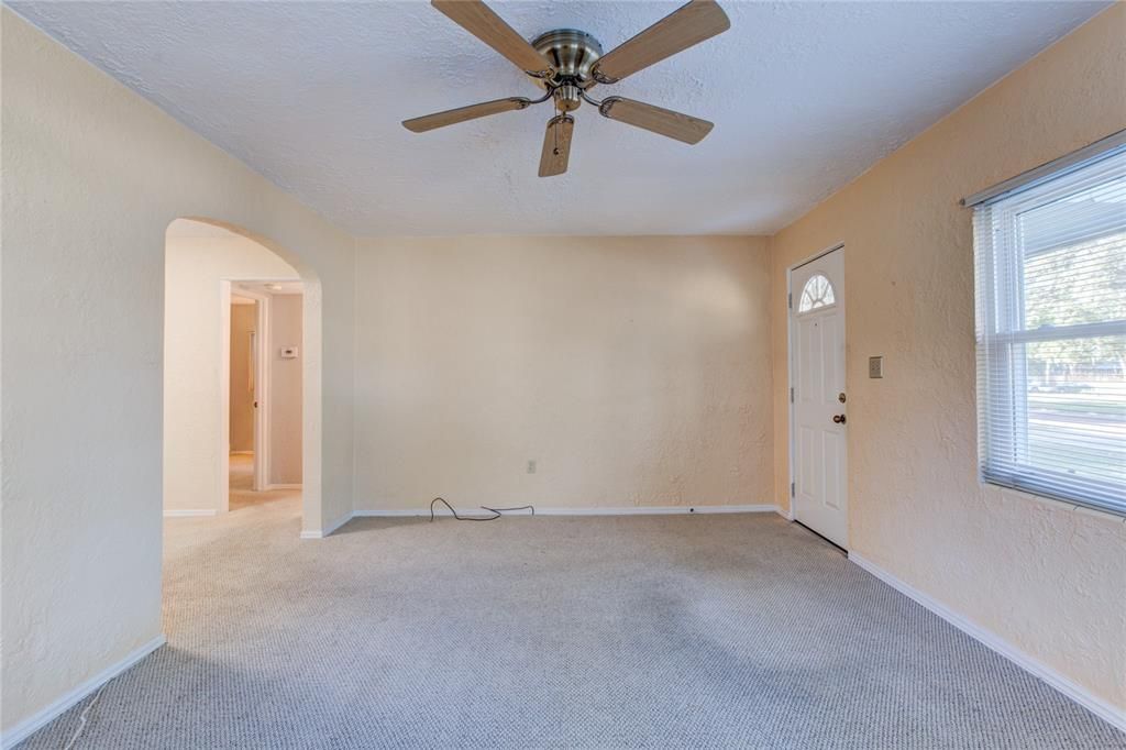 For Sale: $442,500 (2 beds, 2 baths, 1040 Square Feet)