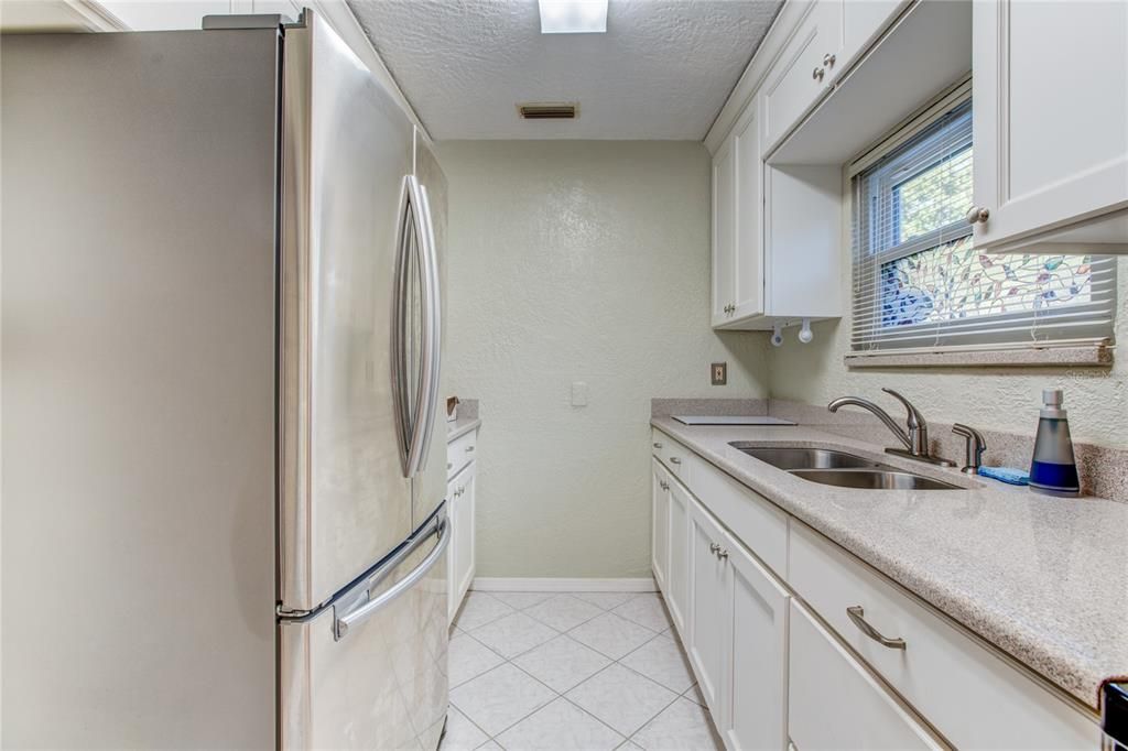 For Sale: $442,500 (2 beds, 2 baths, 1040 Square Feet)