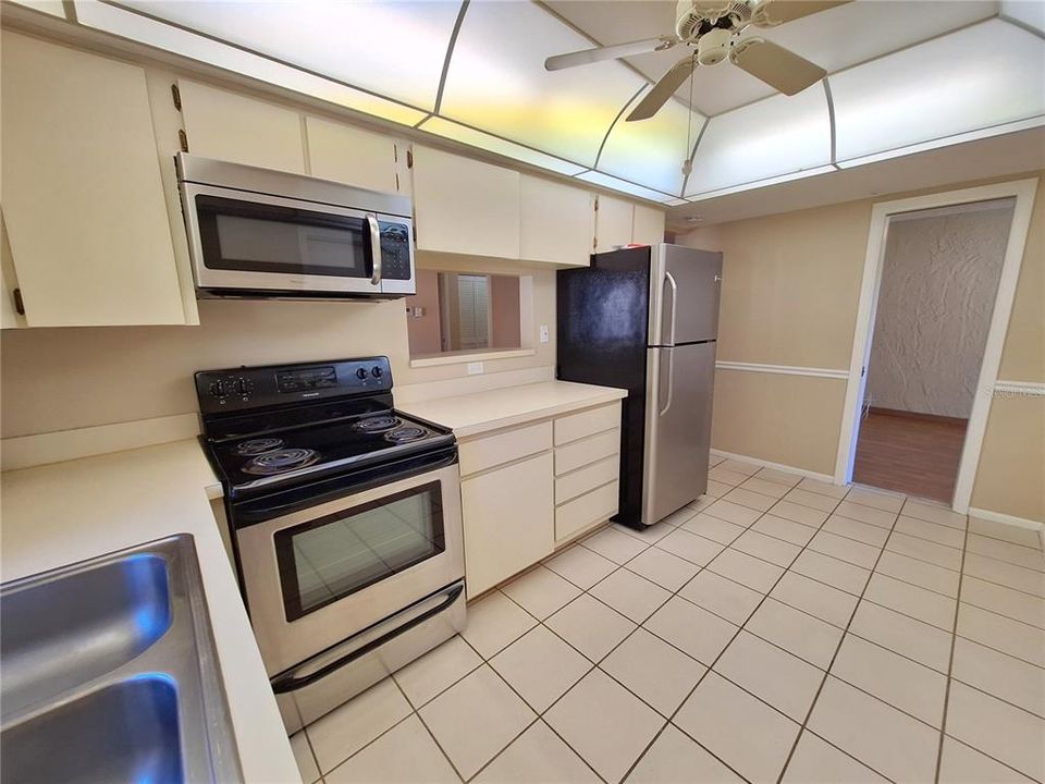 Kitchen has direct access to main living, the bonus sunroom & garage for easy flow~