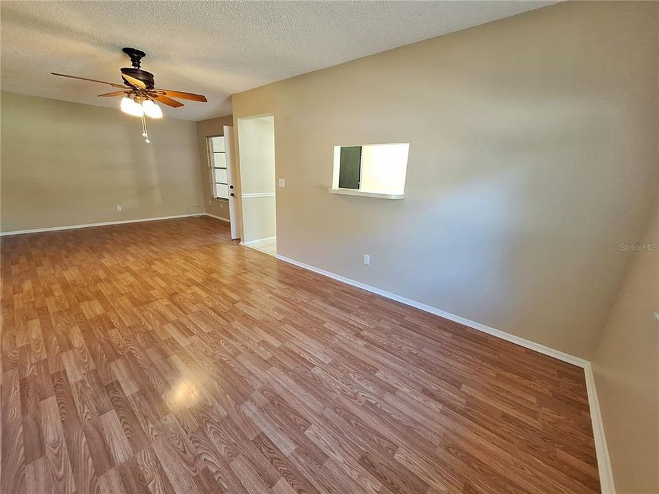 Convenient pass-through between dining room & kitchen making entertaining a breeze~