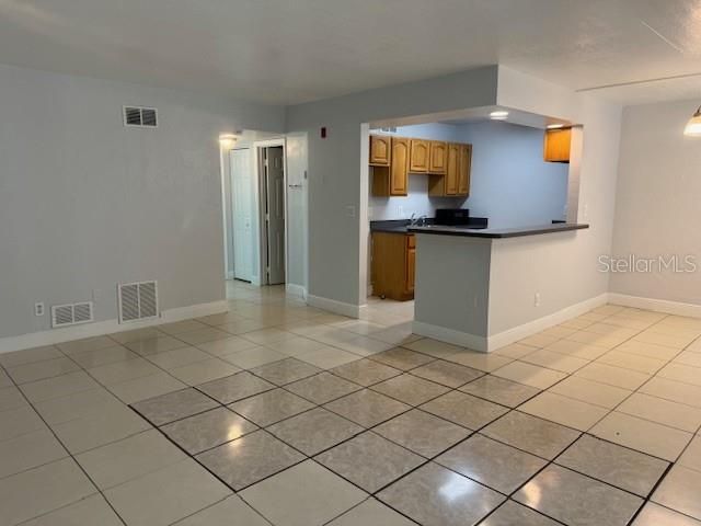 For Rent: $1,200 (2 beds, 1 baths, 999 Square Feet)