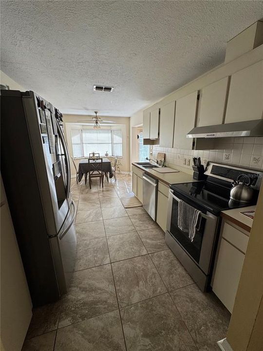 Kitchen and breakfast nook