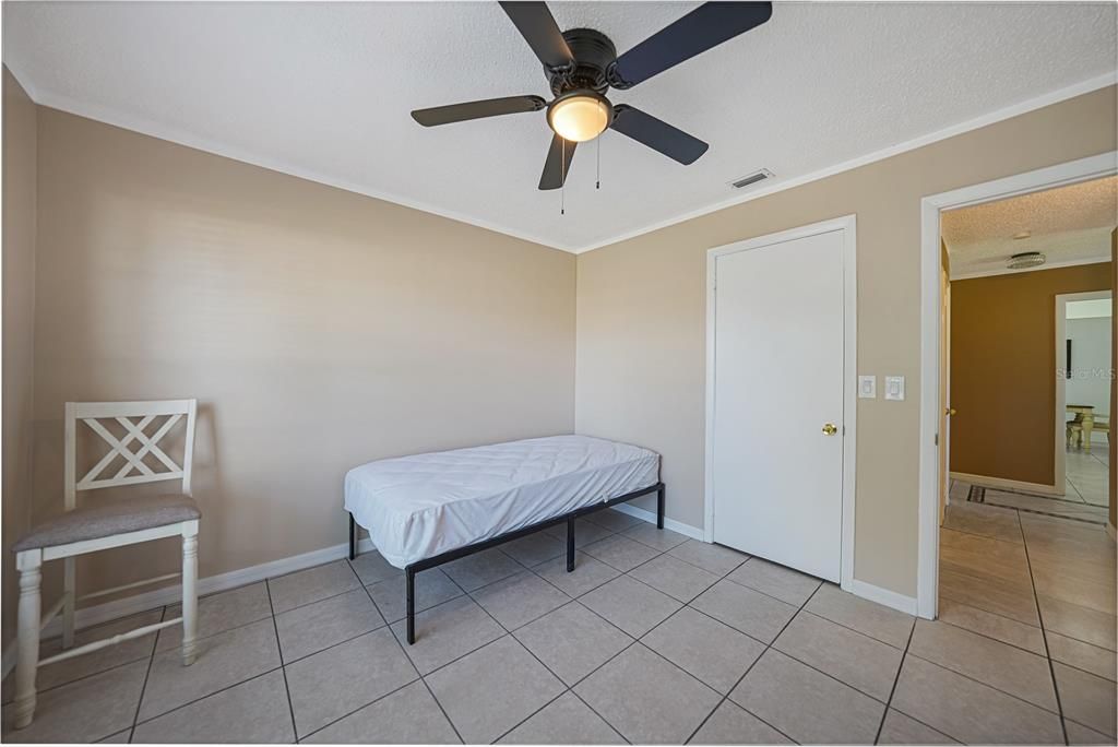 For Sale: $279,900 (3 beds, 2 baths, 1328 Square Feet)