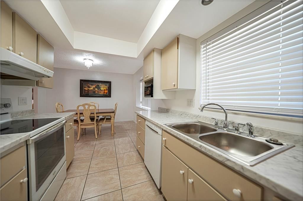 For Sale: $279,900 (3 beds, 2 baths, 1328 Square Feet)