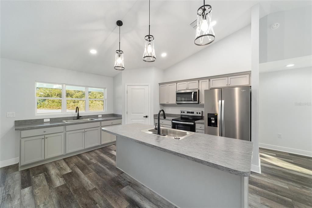 Active With Contract: $357,700 (4 beds, 2 baths, 1744 Square Feet)