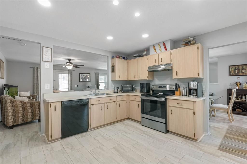 For Sale: $359,900 (3 beds, 2 baths, 1725 Square Feet)