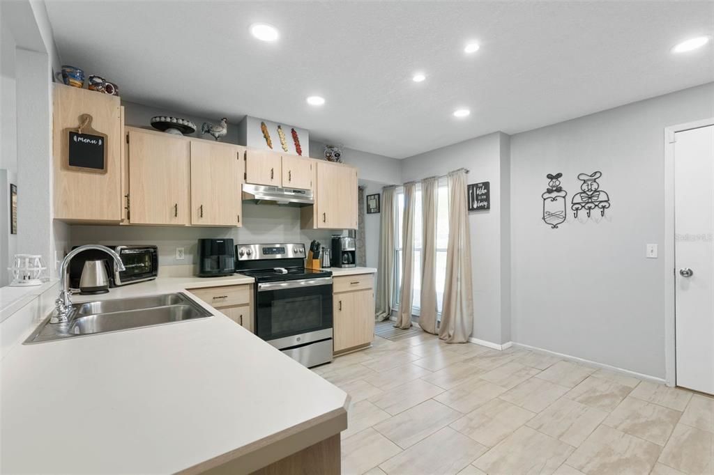 For Sale: $359,900 (3 beds, 2 baths, 1725 Square Feet)