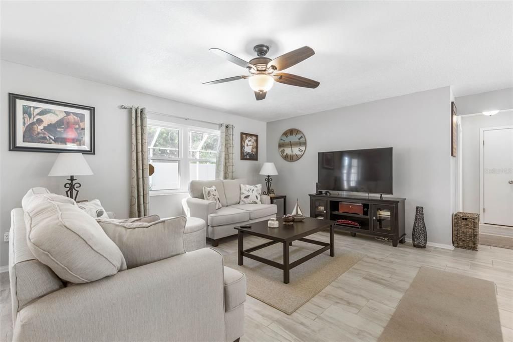 For Sale: $359,900 (3 beds, 2 baths, 1725 Square Feet)