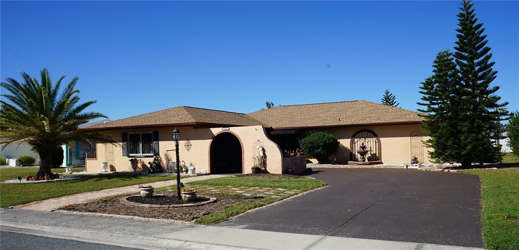 Nice long driveway